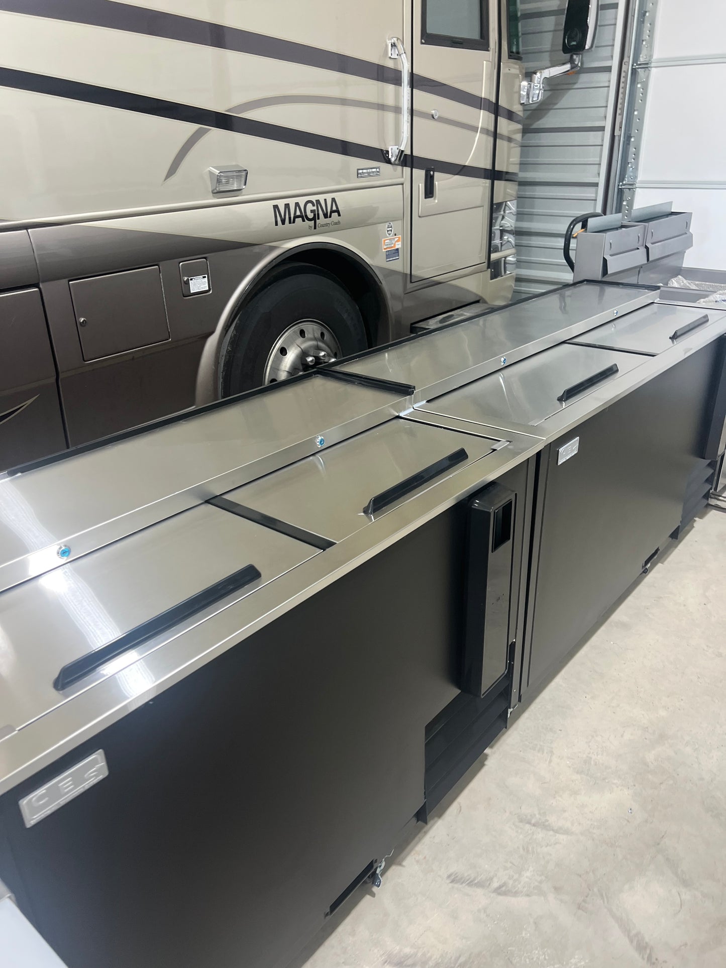 CES 50" Bottle Beer Cooler