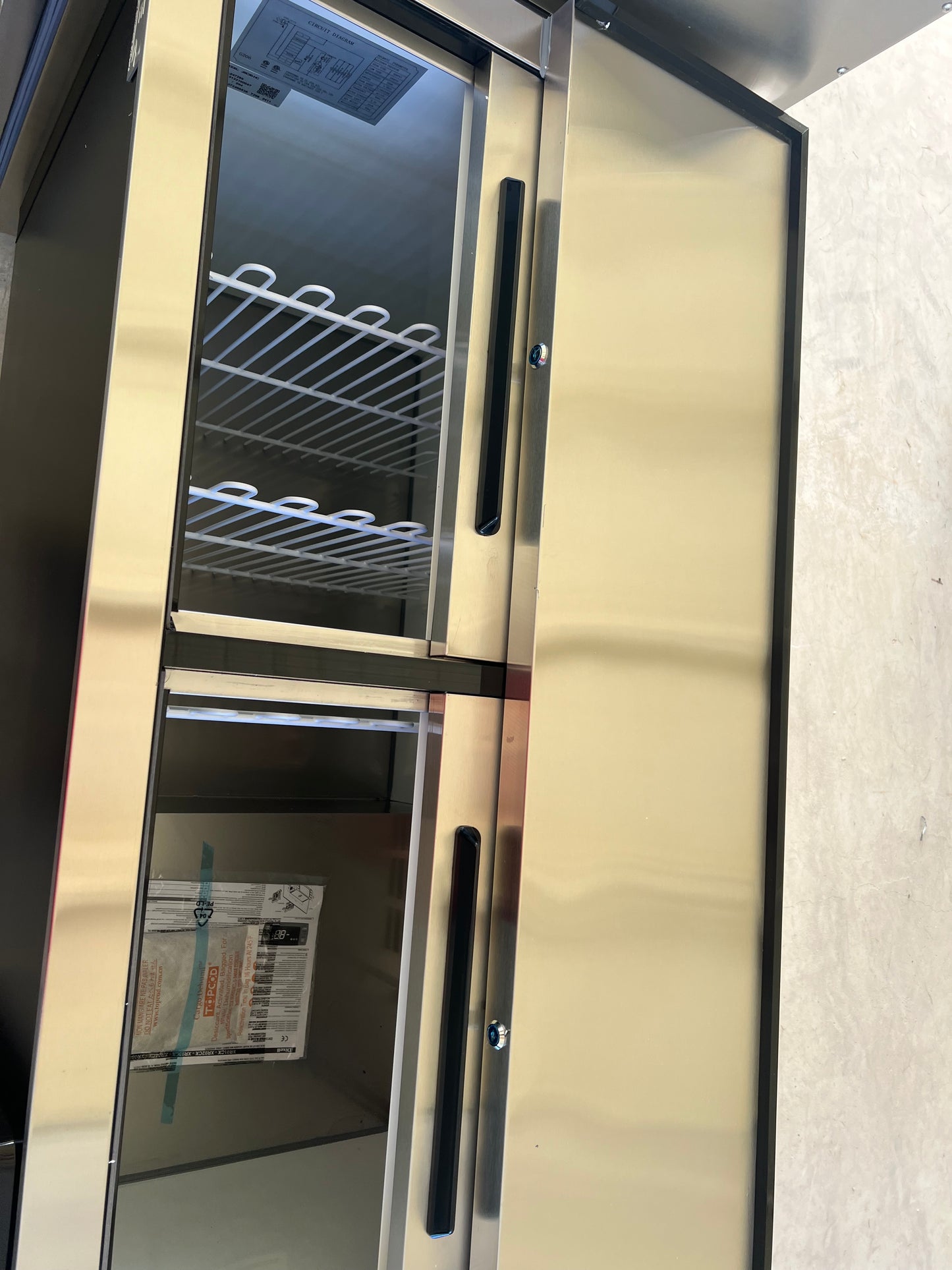 CES 50" Bottle Beer Cooler