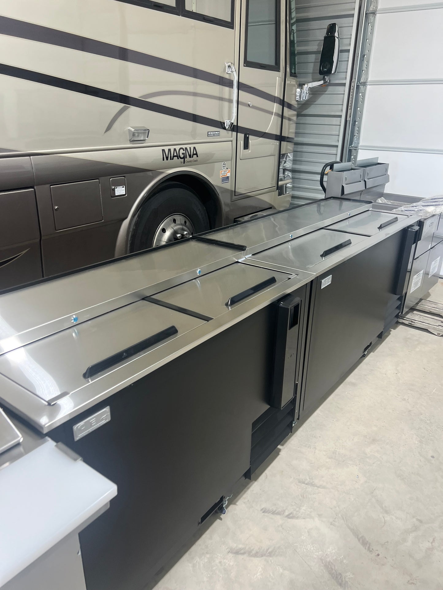 CES 50" Bottle Beer Cooler